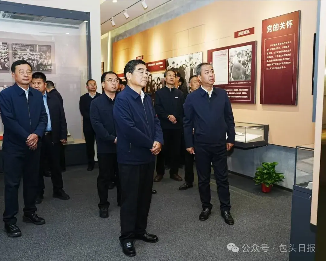 丁绣峰调研节日期间道路交通保畅市场保供安全生产和“石榴花开”主题园区开放情况  第2张